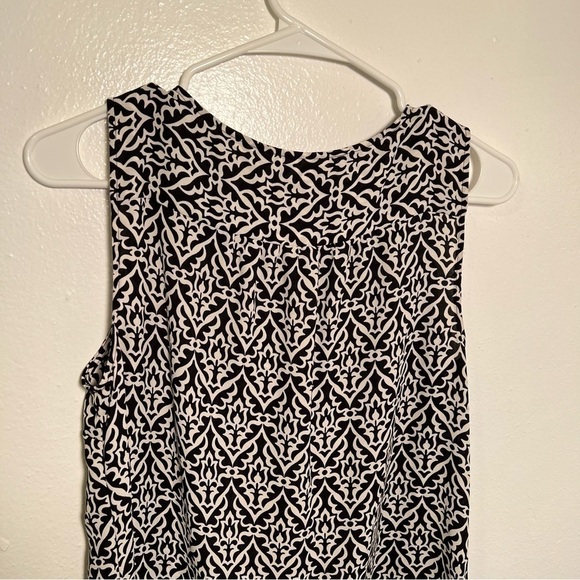 Loft Sleeveless Button Down Ruffle Blouse Black White Geo - Picture 10 of 12